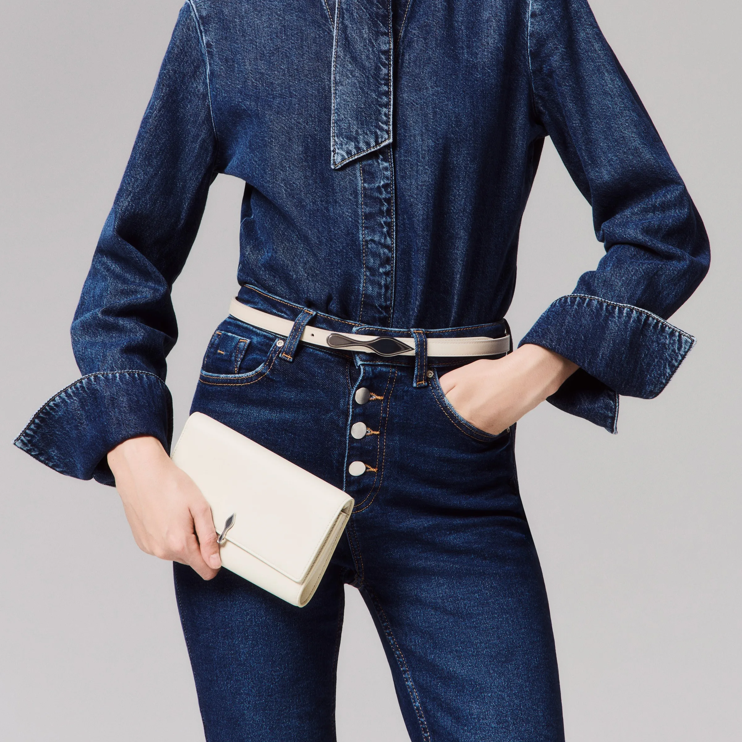 Christian Louboutin Bettina – Wallet on chain – Lamb nappa leather – Suzuran - Bettina - front view