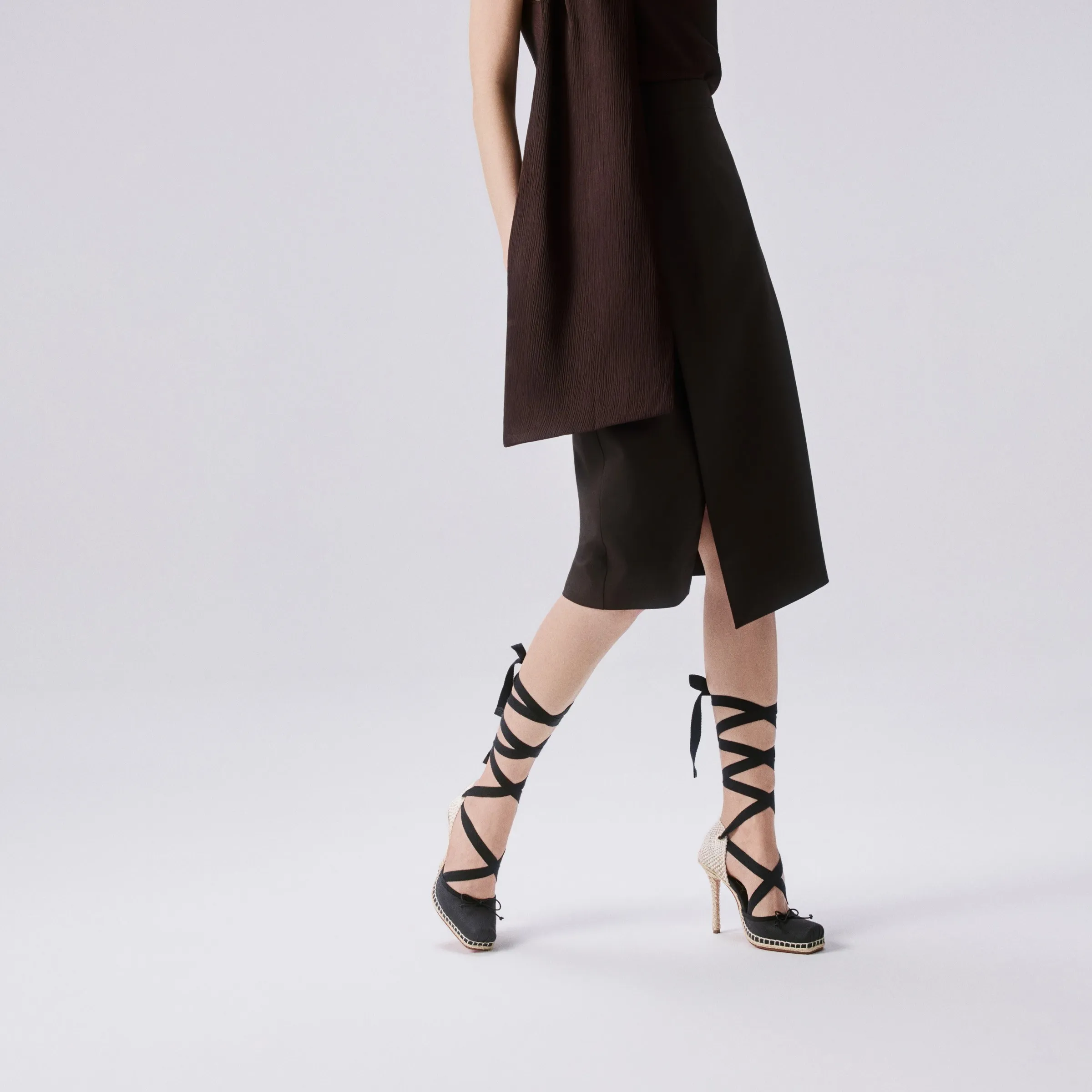 Christian Louboutin Cassiadrilla – 100 mm Espadrilles – Fabric and calf leather – Black – Women - Cassia - front view